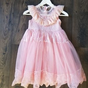 Girl's tiered dress with ruffle collar